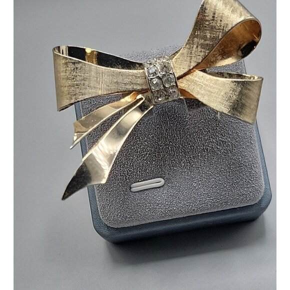 Vintage Coro Diamante Brooch Textured Gold Plated - Picture 2 of 8